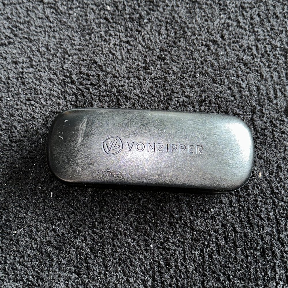Von Zipper Aviator Sun Glasses Case & Microfibre Cloth
